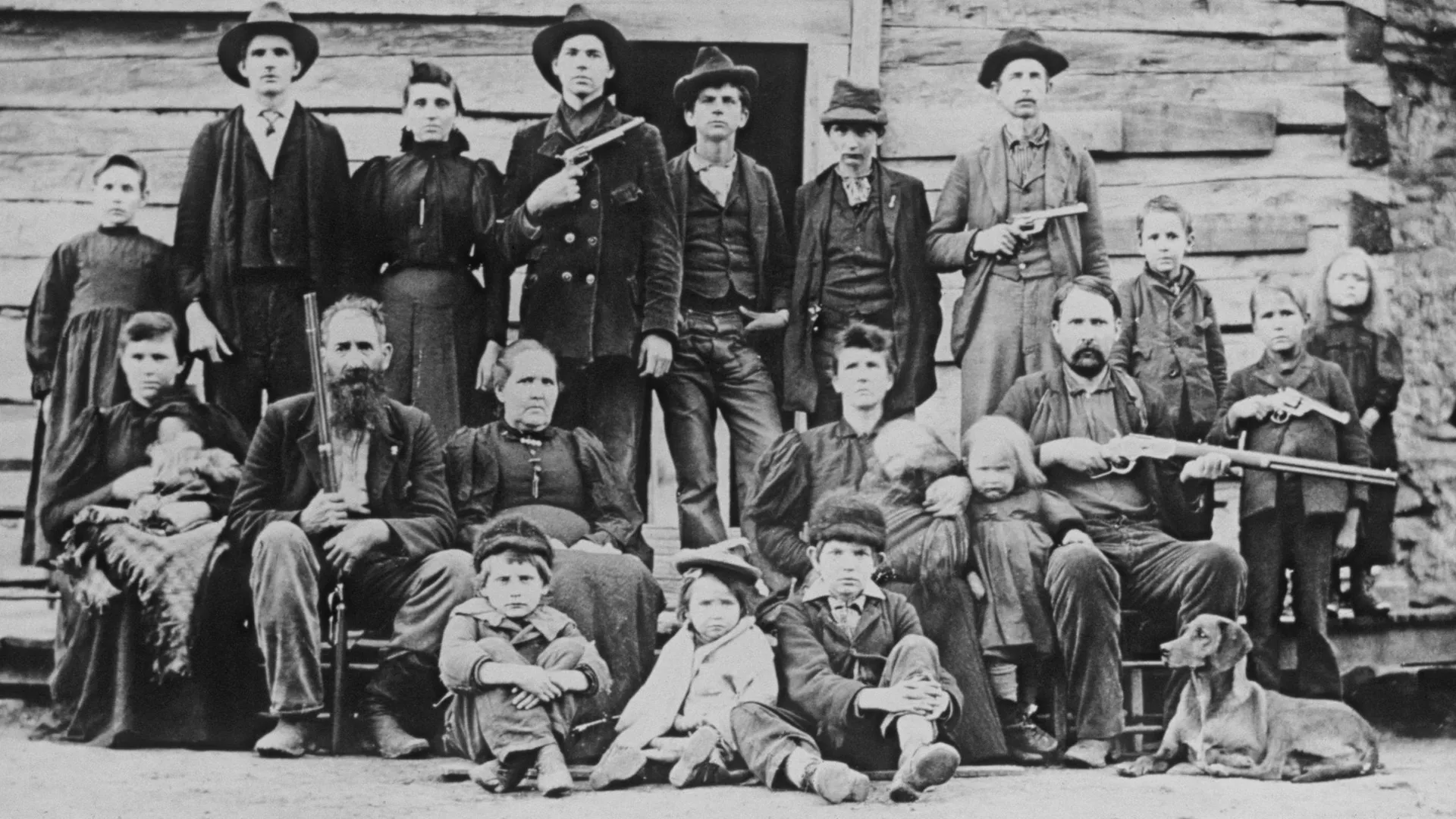 Capa do artigo Menores e o tiro: Qual o papel da família?