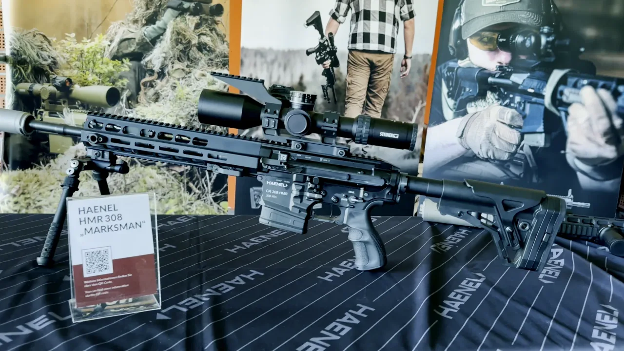 Capa de B&T Police Equipment Show