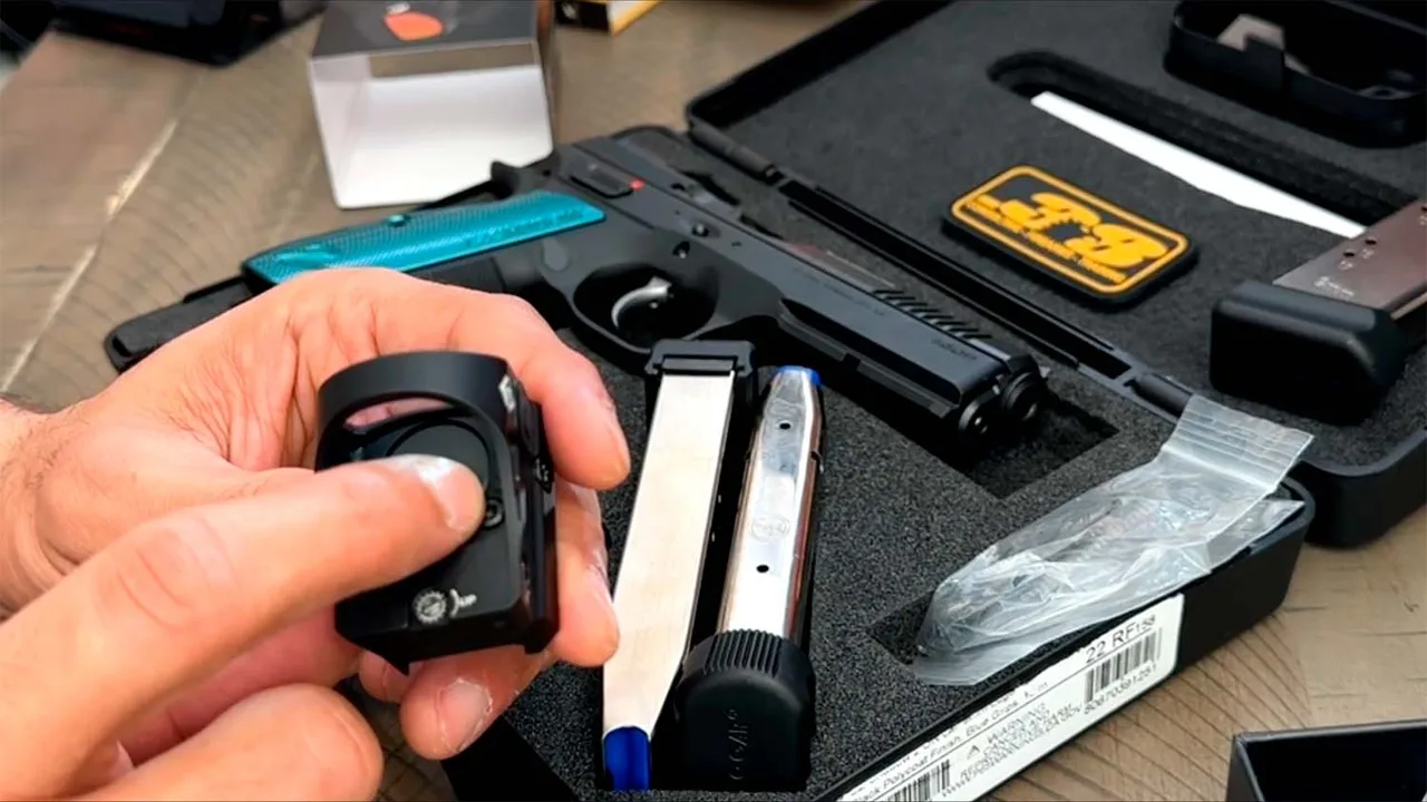Capa de Cz Shadow 2 .38 Limited Edition e Accufire PCO