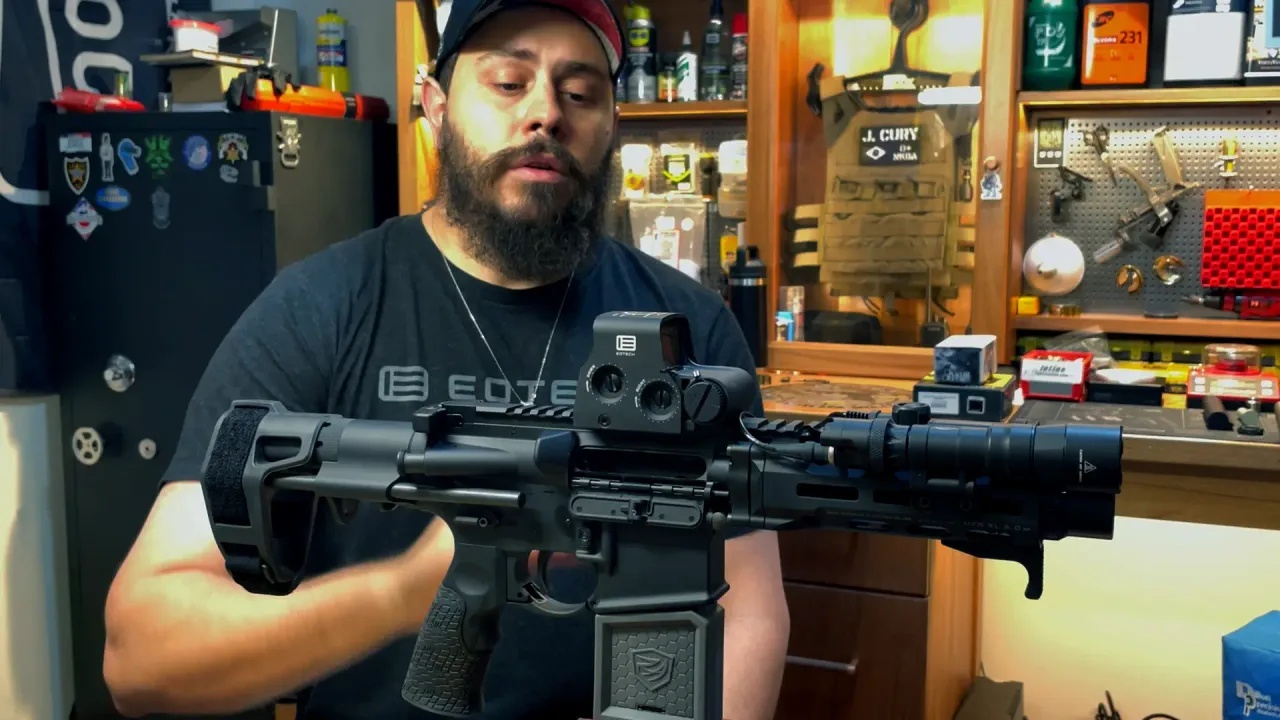 Capa de Customizando o Pistol Brace do Rifle Daniel Defense
